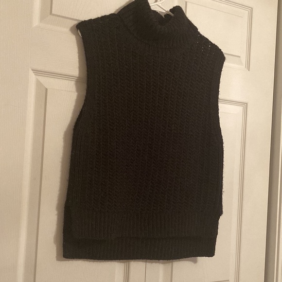 Banana Republic Turtleneck Sweater Vest - Picture 2 of 5